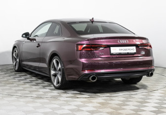 Подержанный автомобиль Audi A5 Coupe 2017 года (7 фото)