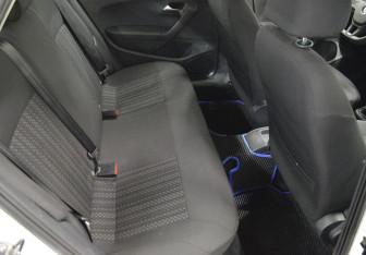 Подержанный автомобиль Volkswagen Polo Sedan 2015 года (13 фото)