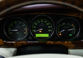 Подержанный автомобиль Jaguar XJ 2008 года (19 фото)