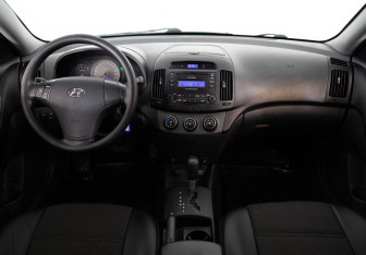 Подержанный автомобиль Hyundai Elantra Sedan 2007 года (9 фото)