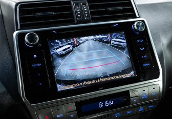 Подержанный автомобиль Toyota Land Cruiser Prado 2018 года (21 фото)