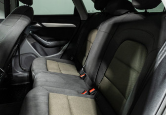 Подержанный автомобиль Audi Q3 2012 года (10 фото)