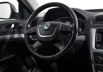 Подержанный автомобиль Skoda Octavia Liftback 2012 года (15 фото)