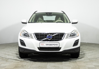 Подержанный автомобиль Volvo XC60 2012 года (2 фото)