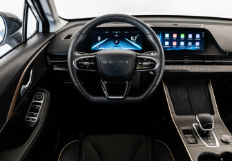 Подержанный автомобиль Omoda C5 2023 года (12 фото)