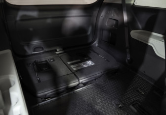 Подержанный автомобиль Kia Carnival 2022 года (37 фото)
