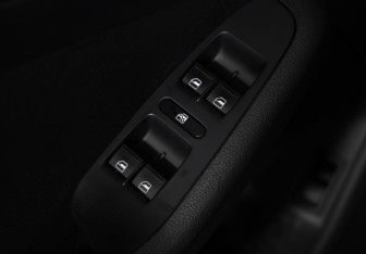 Подержанный автомобиль Volkswagen Jetta Sedan 2012 года (18 фото)