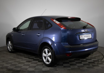 Подержанный автомобиль Ford Focus Hatchback 2007 года (6 фото)