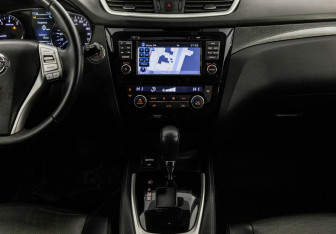 Подержанный автомобиль Nissan X-Trail 2017 года (13 фото)