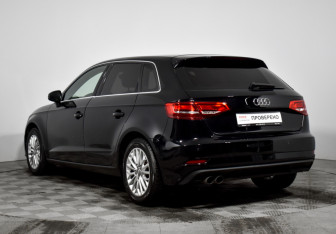 Подержанный автомобиль Audi A3 Hatchback 2016 года (7 фото)