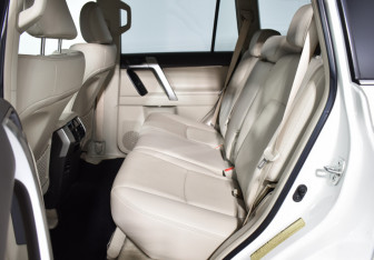 Подержанный автомобиль Toyota Land Cruiser Prado 2022 года (11 фото)