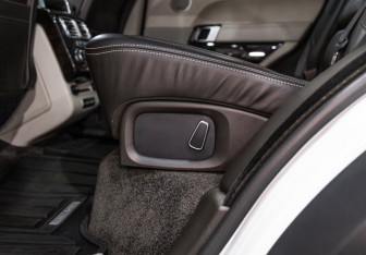 Подержанный автомобиль Land Rover Range Rover 2013 года (24 фото)