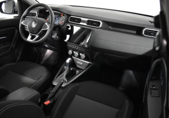 Подержанный автомобиль Renault Duster 2022 года (10 фото)