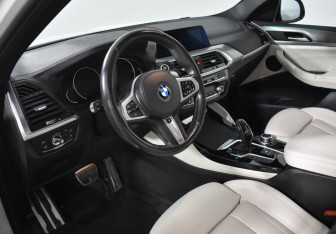 Подержанный автомобиль BMW X4 2020 года (9 фото)