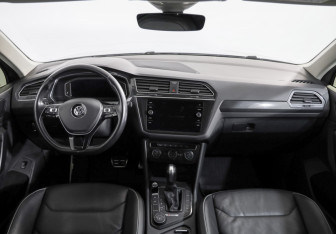 Подержанный автомобиль Volkswagen Tiguan 2019 года (9 фото)