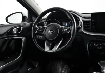 Подержанный автомобиль Kia Ceed Wagon 2021 года (15 фото)