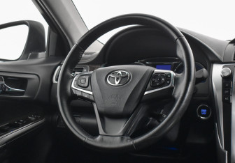 Подержанный автомобиль Toyota Camry Sedan 2017 года (14 фото)