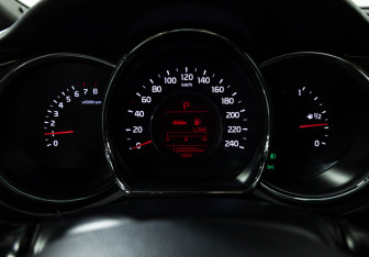 Подержанный автомобиль Kia Ceed Hatchback 2015 года (12 фото)