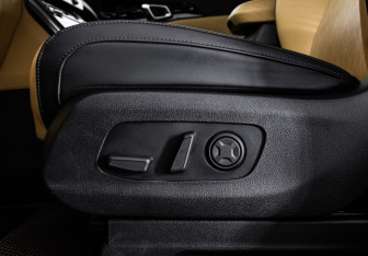 Подержанный автомобиль Kia Carnival 2022 года (23 фото)