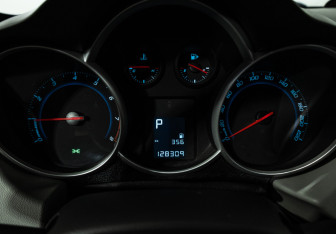 Подержанный автомобиль Chevrolet Cruze Sedan 2014 года (12 фото)