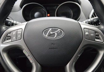 Подержанный автомобиль Hyundai ix35 2015 года (15 фото)