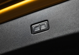 Подержанный автомобиль Audi Q8 2019 года (30 фото)