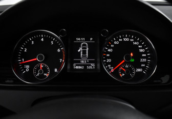 Подержанный автомобиль Volkswagen Passat CC 2013 года (18 фото)