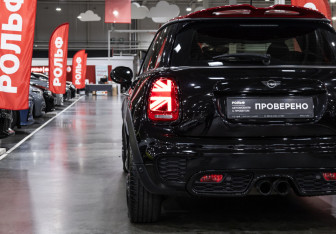 Подержанный автомобиль MINI Hatch 2019 года (9 фото)