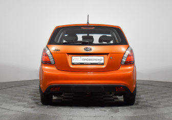 Подержанный автомобиль Kia Rio Hatchback 2011 года (6 фото)