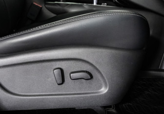Подержанный автомобиль Nissan Pathfinder 2015 года (30 фото)