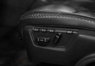 Подержанный автомобиль Volvo XC70 2006 года (17 фото)