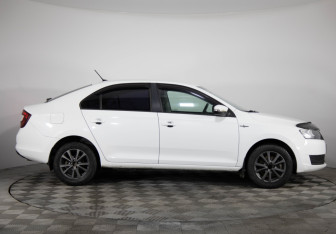 Подержанный автомобиль Skoda Rapid Liftback 2019 года (4 фото)