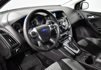 Подержанный автомобиль Ford Focus Hatchback 2013 года (9 фото)