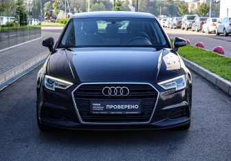Подержанный автомобиль Audi A3 Sedan 2017 года (3 фото)