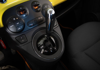 Подержанный автомобиль Fiat 500 Hatchback 2012 года (10 фото)