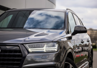 Подержанный автомобиль Audi Q7 2018 года (2 фото)