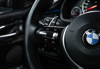 Подержанный автомобиль BMW X5 M 2016 года (31 фото)