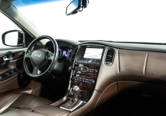 Подержанный автомобиль Infiniti EX 2012 года (9 фото)
