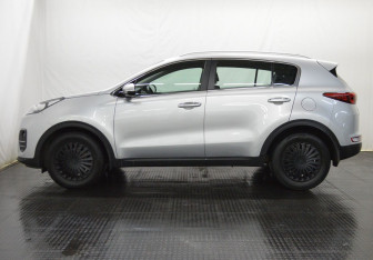 Подержанный автомобиль Kia Sportage 2016 года (8 фото)