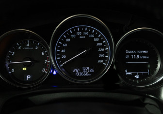 Подержанный автомобиль Mazda CX-5 2012 года (12 фото)