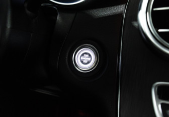 Подержанный автомобиль Mercedes-Benz GLC Coupe 2021 года (23 фото)