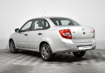 Подержанный автомобиль LADA (ВАЗ) Granta Sedan 2017 года (7 фото)