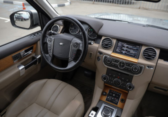Подержанный автомобиль Land Rover Discovery 2013 года (11 фото)