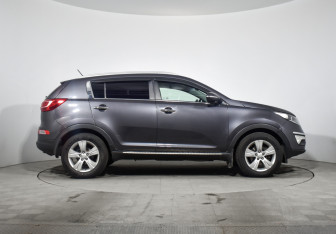 Подержанный автомобиль Kia Sportage 2011 года (4 фото)