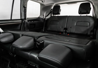 Подержанный автомобиль Toyota Land Cruiser Suv 2018 года (26 фото)