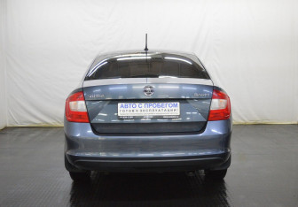 Подержанный автомобиль Skoda Rapid Liftback 2016 года (6 фото)