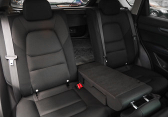 Подержанный автомобиль Mazda CX-5 2018 года (29 фото)