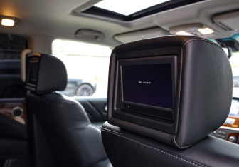 Подержанный автомобиль Infiniti QX80 2017 года (18 фото)