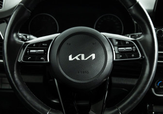 Подержанный автомобиль Kia Seltos 2022 года (15 фото)