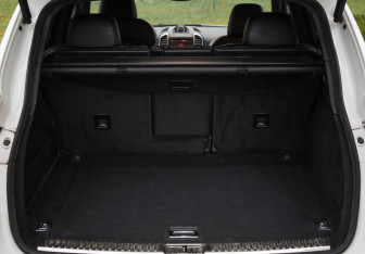 Подержанный автомобиль Porsche Cayenne 2014 года (39 фото)